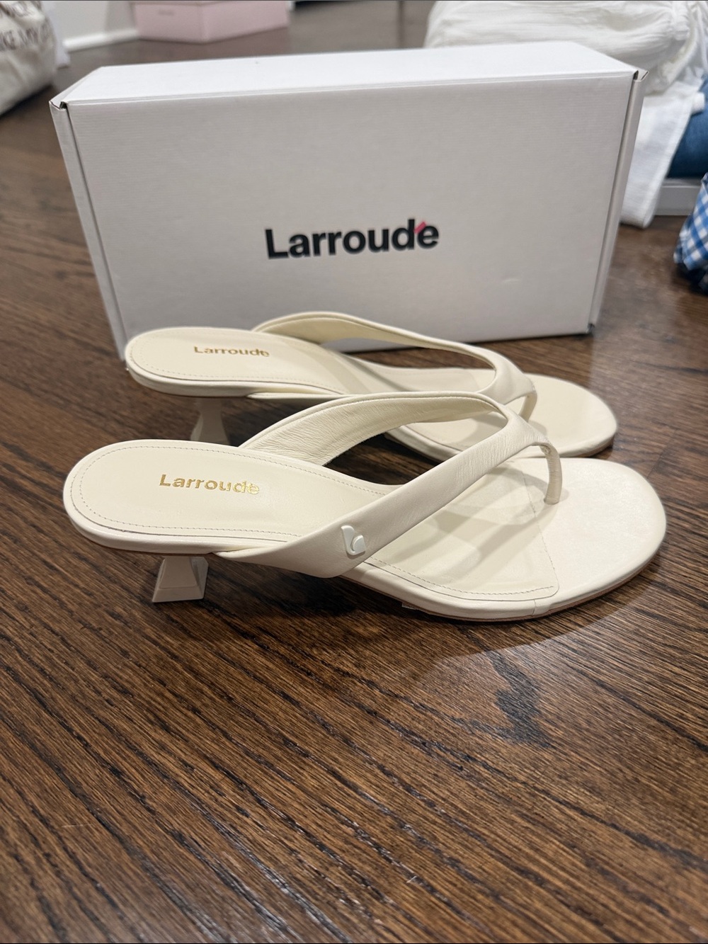 Larroude Ivory Gaia low